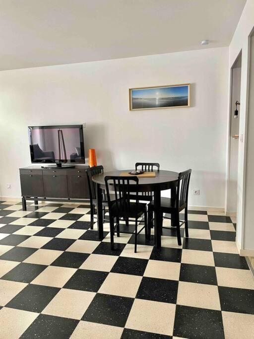 Ferienwohnung Au Parisien Ault Exterior foto
